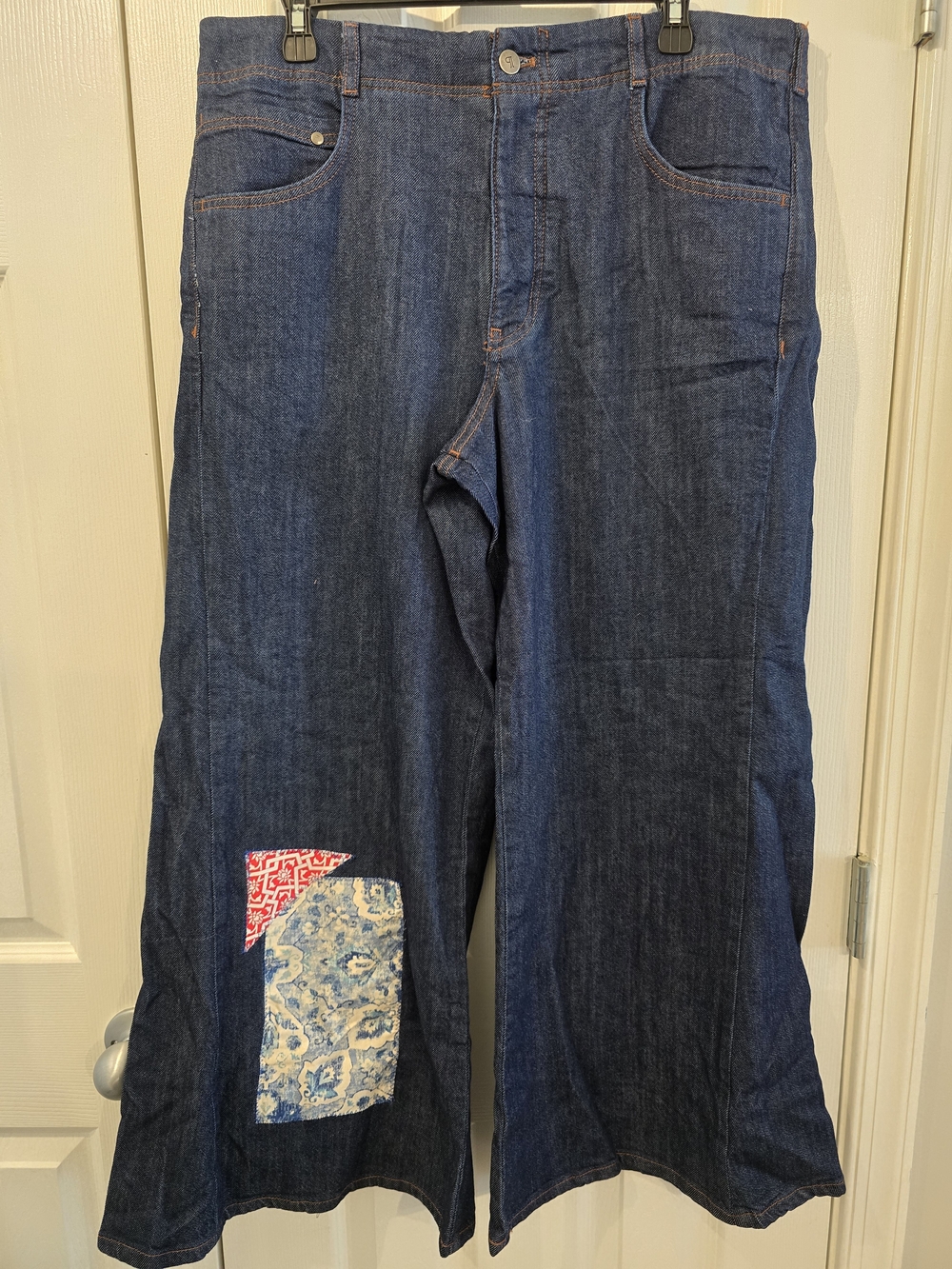 Pilcro Dark Blue Wide Leg Jeans with Patch Accents - 31 Petite - Picture 2 of 7